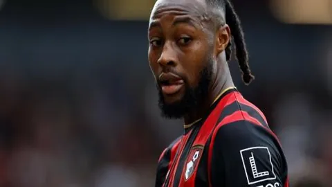 球星哈兰德圣诞大揭秘：揭秘他的圣诞愿望——愿世界充满和平与温暖！