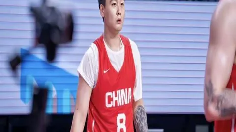 C罗获中东地区最佳球员引发争议，对曼联忠诚依旧：争议非教练责任所在